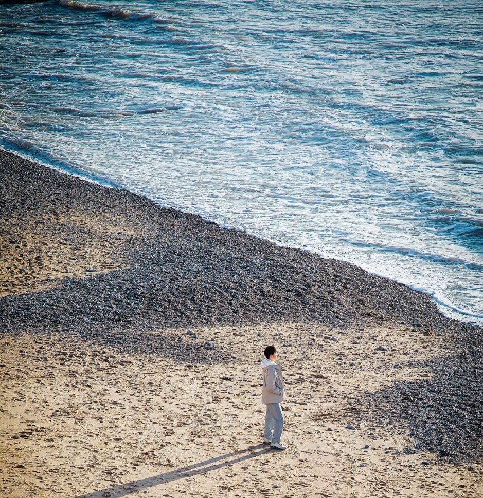Psychologue psychothérapeute paris Anaïs Farhat adulte visio téléconsultation en ligne été, déprime estivale, anxiété vacances, été anxiété, vacances